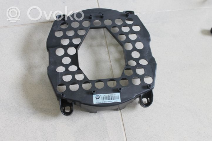 BMW X5 E70 Maskownica głośnika niskotonowego 65139218695