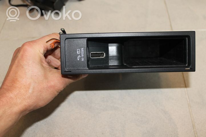 Volkswagen Tiguan USB control unit 5N0035341C