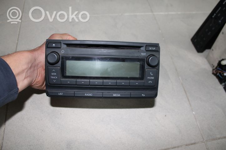 Toyota Avensis T270 Radio/CD/DVD/GPS-pääyksikkö 8612005240