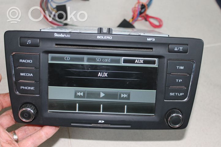 Skoda Yeti (5L) Radio / CD-Player / DVD-Player / Navigation 1Z0035156F