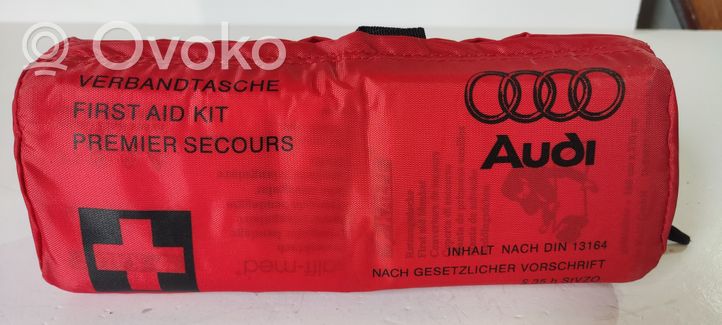 Audi A3 S3 8P First aid kit 8P0860282