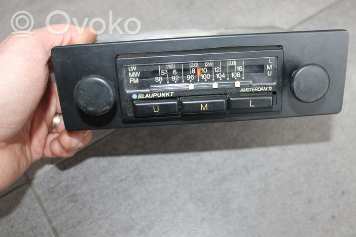 BMW 3 E30 Radio/CD/DVD/GPS-pääyksikkö 