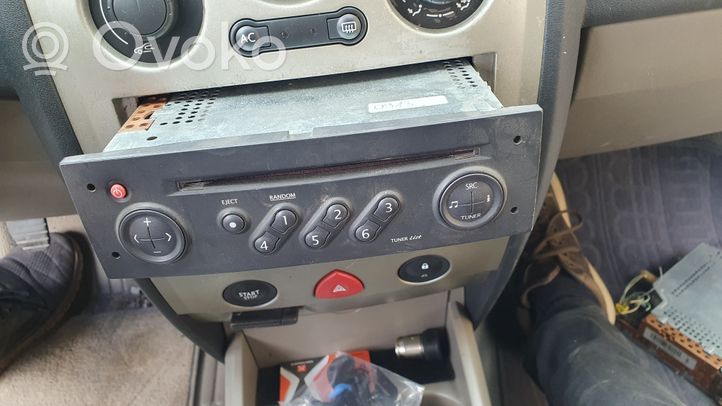 Renault Megane II Radio/CD/DVD/GPS-pääyksikkö 22DC277