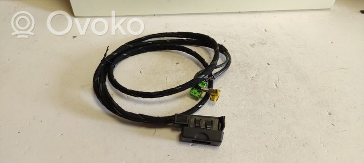 Audi A6 S6 C6 4F USB savienotājs 4F0035727