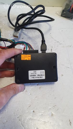 Ford Kuga I Connettore plug in USB 1746768MBX01