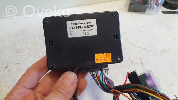 Ford Kuga I Connettore plug in USB 1746768MBX01