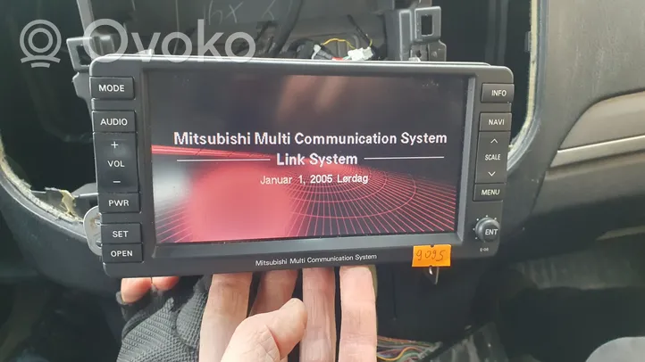 Mitsubishi Outlander Радио/ проигрыватель CD/DVD / навигация 8750A327