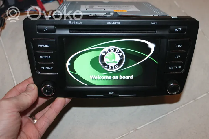 Skoda Octavia Mk2 (1Z) Radio/CD/DVD/GPS-pääyksikkö 1Z0035156M