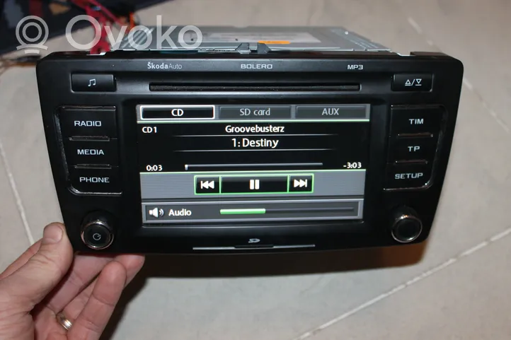 Skoda Octavia Mk2 (1Z) Radio/CD/DVD/GPS-pääyksikkö 1Z0035156M