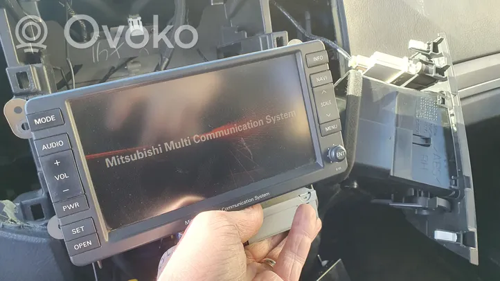 Mitsubishi Outlander Panel / Radioodtwarzacz CD/DVD/GPS 8750A070