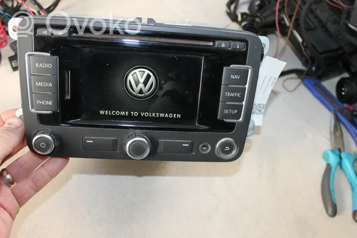 Volkswagen PASSAT B7 Radio / CD/DVD atskaņotājs / navigācija 3C8035279R