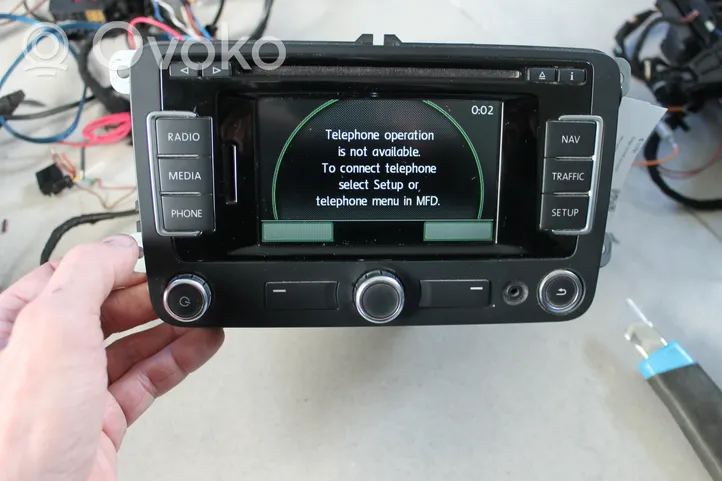 Volkswagen PASSAT B7 Unité principale radio / CD / DVD / GPS 3C8035279R