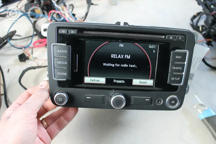 Volkswagen PASSAT B7 Radio / CD/DVD atskaņotājs / navigācija 3C8035279R