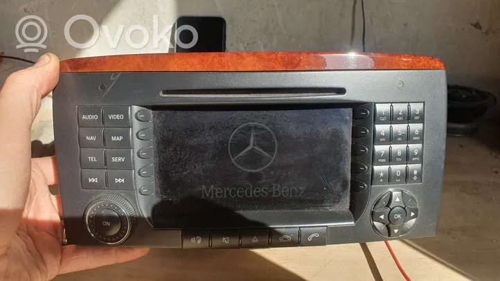 Mercedes-Benz R W251 Unità principale autoradio/CD/DVD/GPS A2518200979