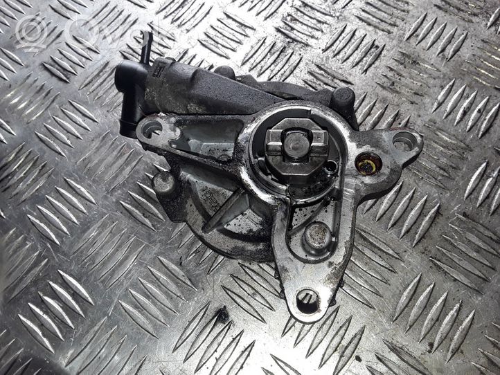 Opel Vivaro Vacuum pump 