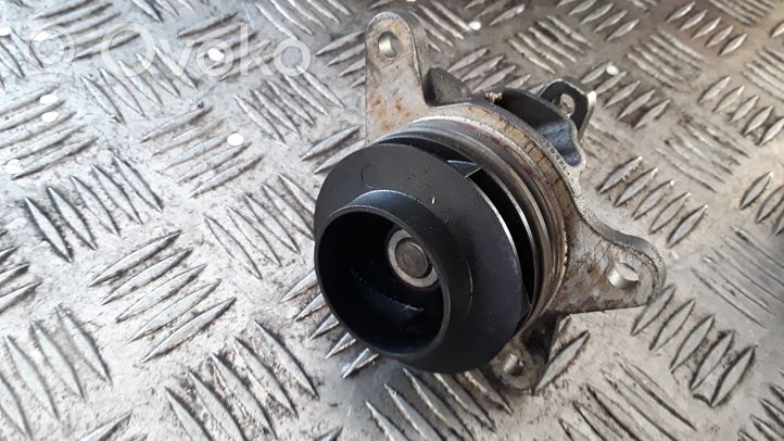 Opel Vivaro Pompe de circulation d'eau 210108796