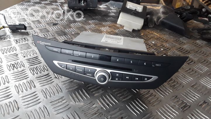 Renault Laguna III Panel / Radioodtwarzacz CD/DVD/GPS 281150017R