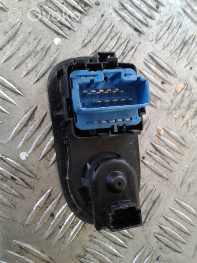 Renault Master III Electric window control switch 8200637849