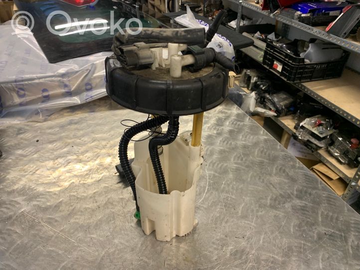 Nissan Qashqai Polttoainesäiliön pumppu 173435M303