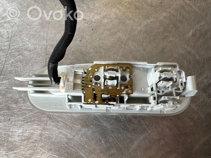 Nissan Qashqai Illuminazione sedili posteriori 8200074362