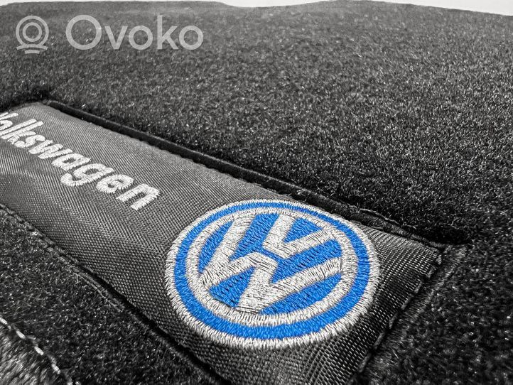 Volkswagen Touareg II Set di tappetini per auto 