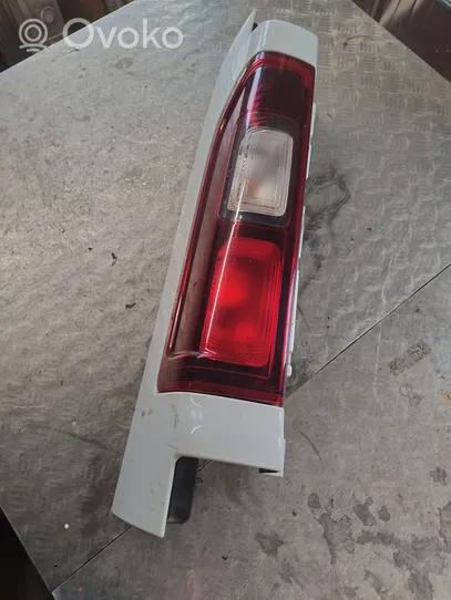 Renault Trafic III (X82) Lampa tylna 93454160