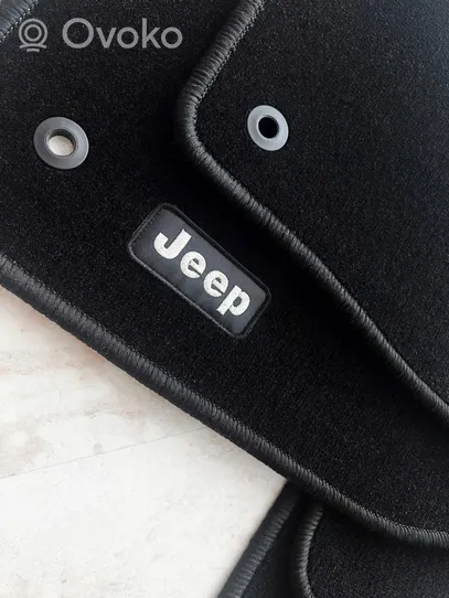 Jeep Liberty Set di tappetini per auto 