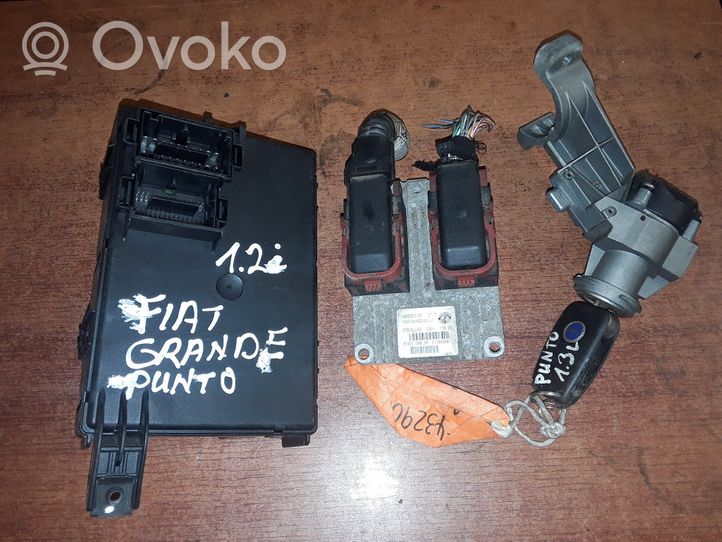 Fiat Grande Punto Komputer / Sterownik ECU i komplet kluczy 00517954300