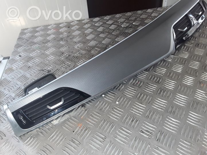 BMW 5 G30 G31 Hansikaslokeron koristelista 4181283