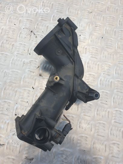 Jeep Cherokee Część rury dolotu powietrza A6420901037