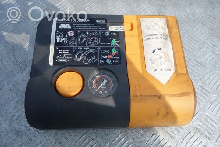 Volvo C70 Tire air pump compressor 5M5119L523AA