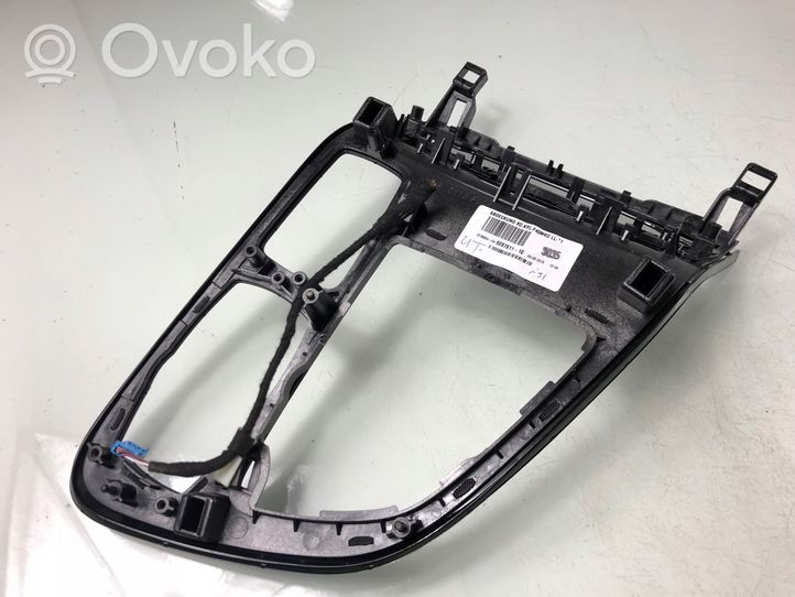 BMW 2 F46 Kita centrinė konsolės (tunelio) detalė 9287611