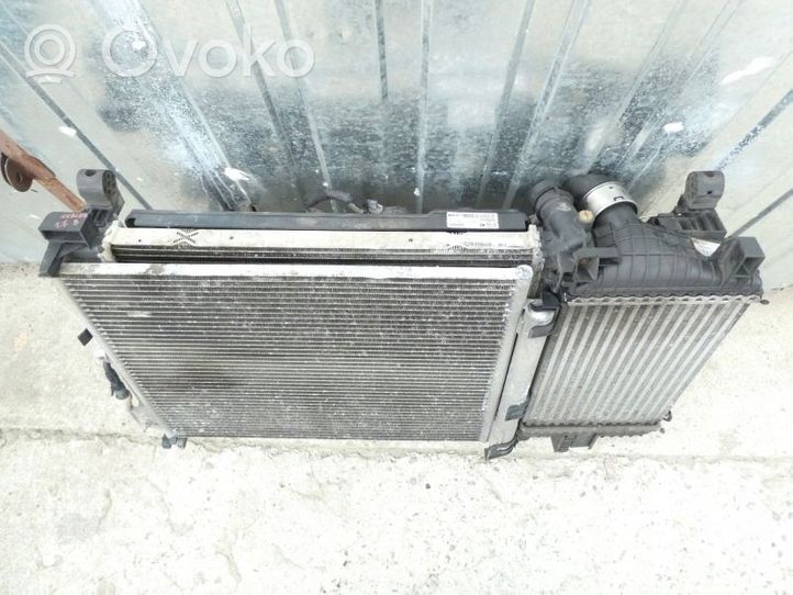 Opel Meriva B Set del radiatore 