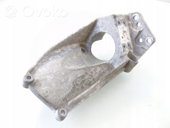 Volvo V40 Supporto di montaggio scatola del cambio 31370633