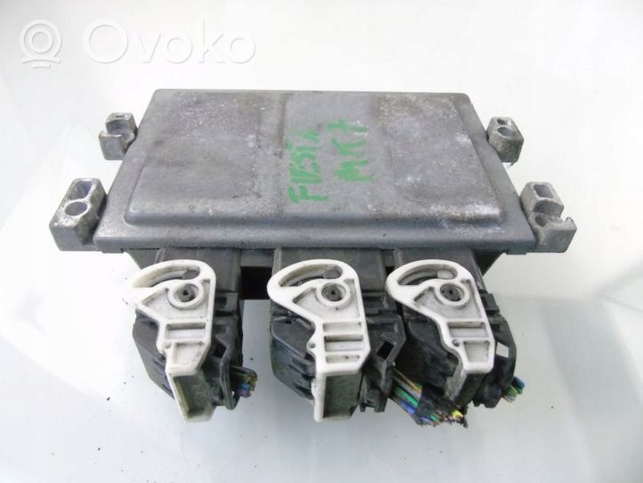 Ford Fiesta Calculateur moteur ECU AV2112A650CA