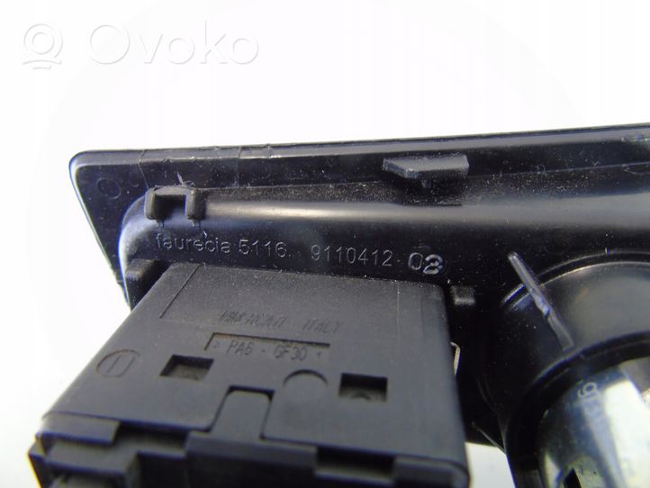 BMW 1 E82 E88 Enchufe conector entrada auxiliar 9110412