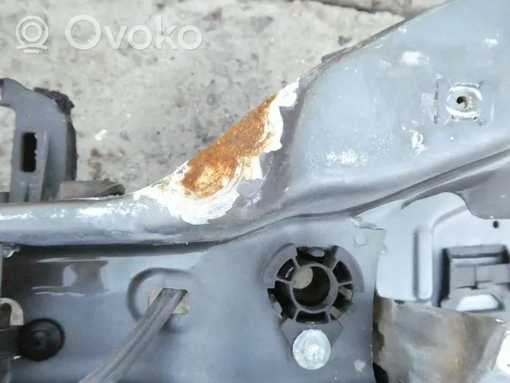 Volvo V50 Belka zderzaka przedniego 