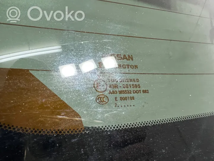 Nissan Juke I F15 Tylna klapa bagażnika 