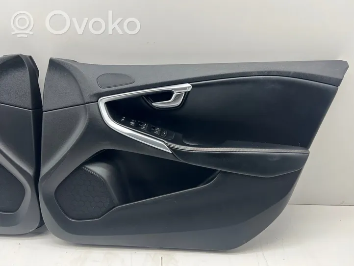 Volvo V40 Set di rivestimento sedili e portiere 