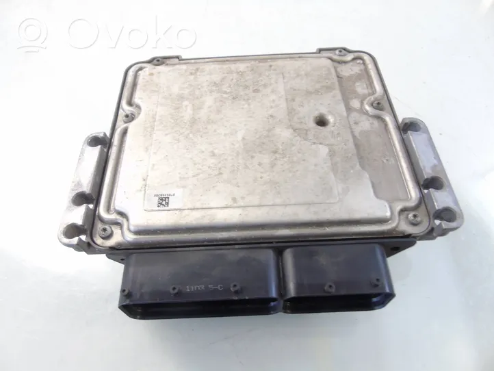 Fiat 500L Engine control unit/module 0281017827