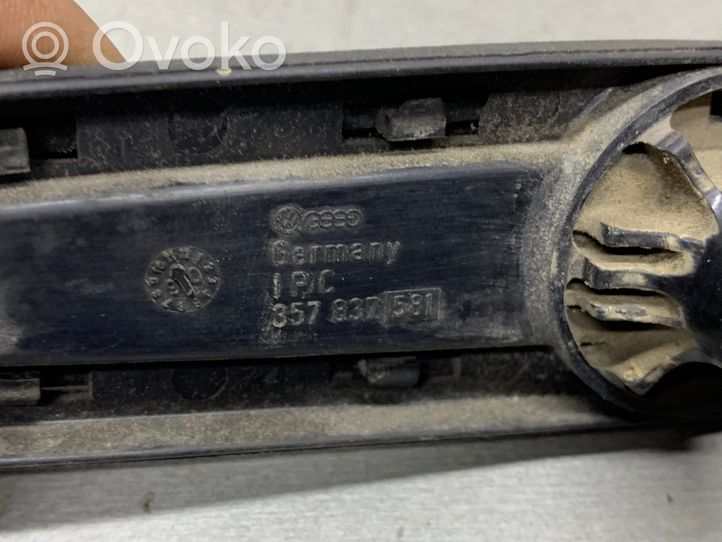 Volkswagen PASSAT B3 Korbka szyby drzwi przednich 357837581