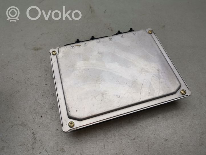 Audi A4 S4 B5 8D Sterownik / Moduł ECU 8D0907558B