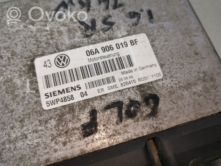 Volkswagen Golf IV Moottorin ohjainlaite/moduuli 06A906019BF
