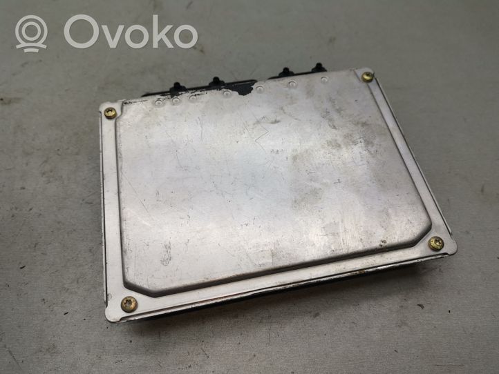 Audi A4 S4 B5 8D Sterownik / Moduł ECU 8D0907558T