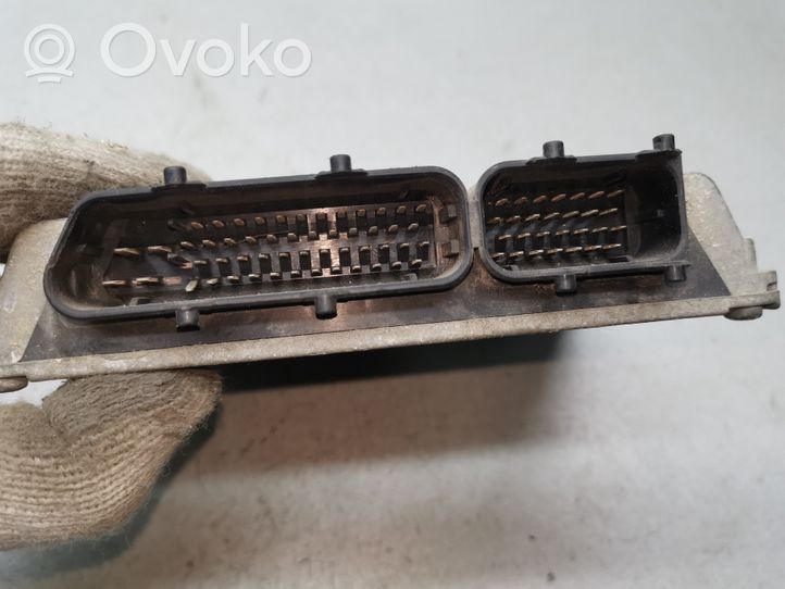 Volkswagen Golf IV Sterownik / Moduł ECU 06A906019