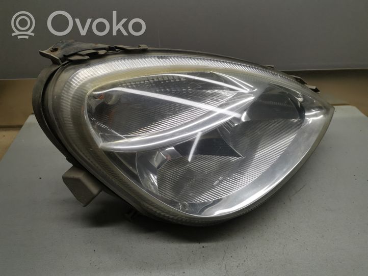 Mercedes-Benz A W168 Lampa przednia 0301192602