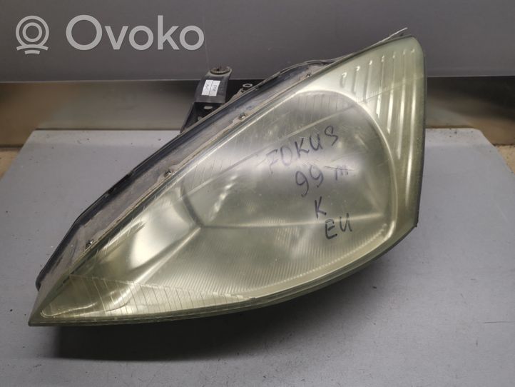 Ford Focus Lampa przednia 