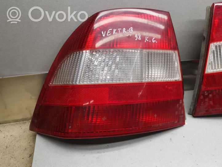 Opel Vectra B Lampy tylne / Komplet 