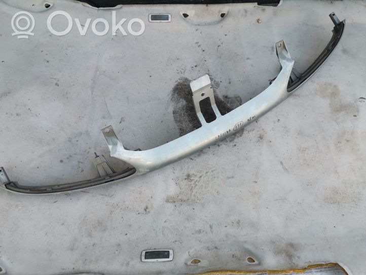 Renault Laguna I Front bumper upper radiator grill 7700414353