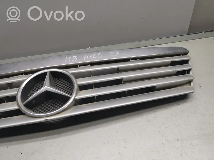 Mercedes-Benz A W168 Grotelės priekinės 1688801283